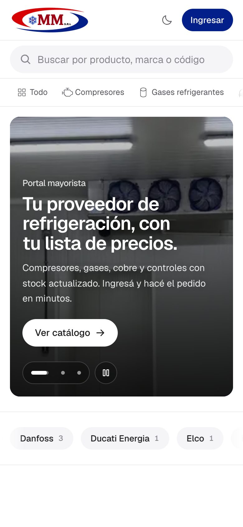 MM Refrigeración on a phone